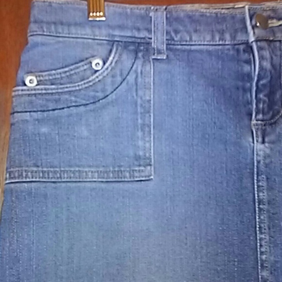 SO Stretch Jean Mini Skirt Medium Wash Frayed 11 - Picture 3 of 8